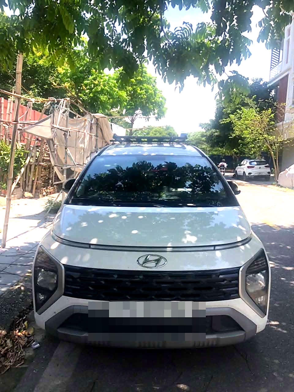 Xe Quân Hưng Car trên phố